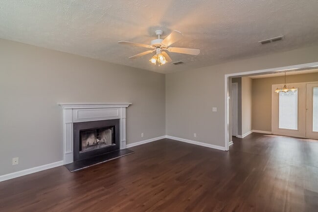 Foto del edificio - 2115 Cason Trail