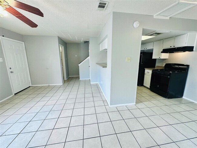 Foto del edificio - 5305 Woodland Oaks Ct