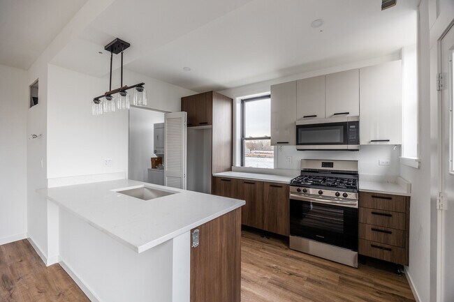 Foto del edificio - 4410 N Greenview Ave