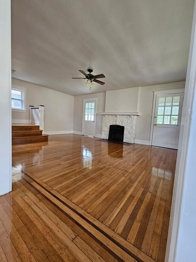 Foto del edificio - HALF MONTH FREE* Single family home with n...