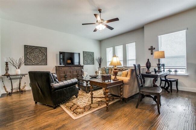 Building Photo - 2441 Gramercy Park Dr
