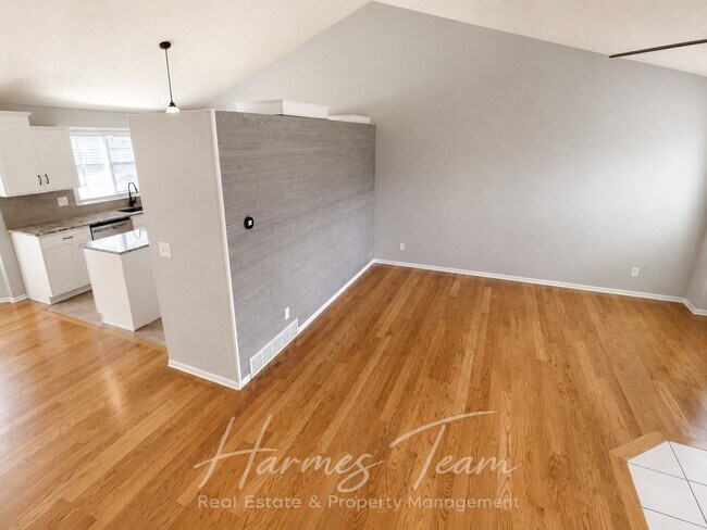 Foto del edificio - 5960 Grapevine Dr