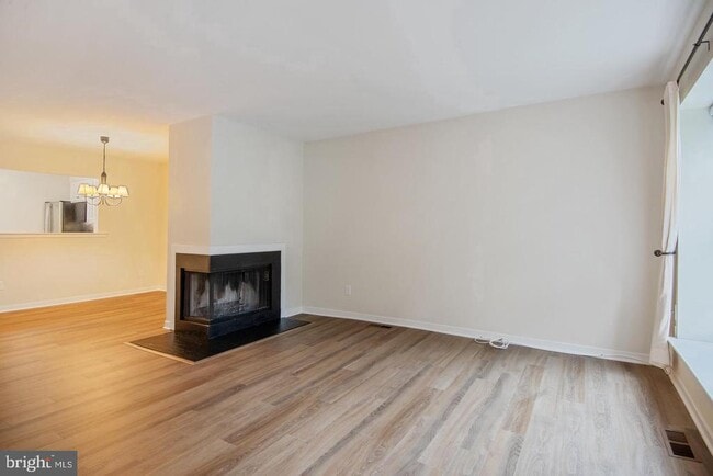 Building Photo - 46 Stonehurst Ct