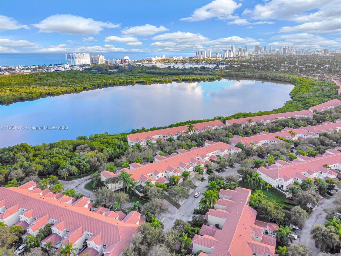 1675 Yellowheart Way, Hollywood, FL 33019 Townhome Rentals in