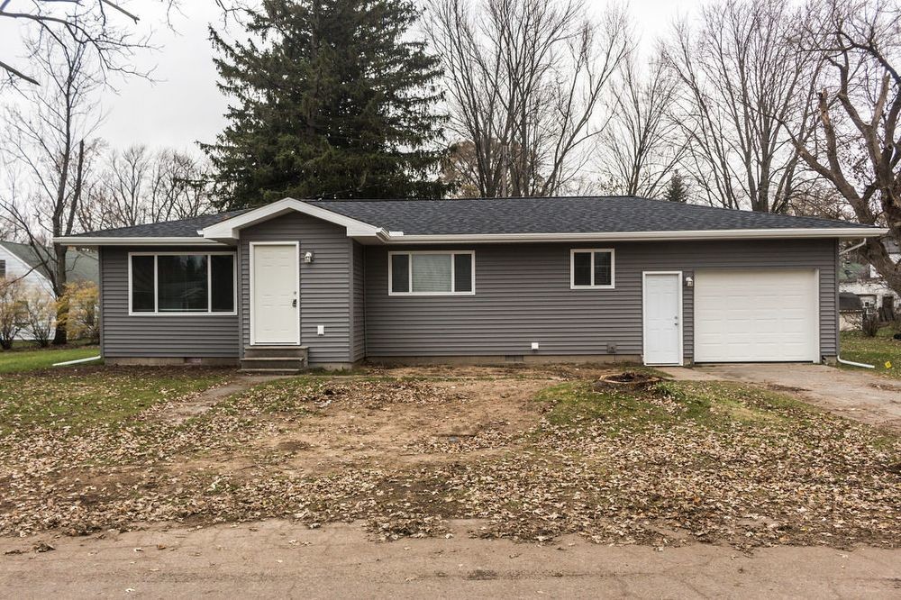 Primary Photo - 3 Bedroom and 1 Bathroom - Breckenridge