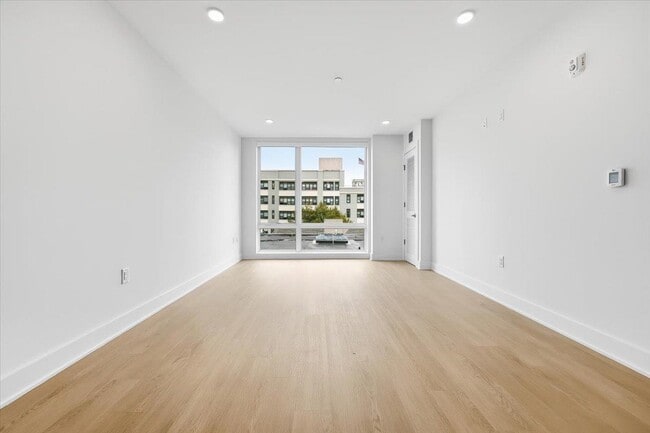 Foto del edificio - 303 Madison St