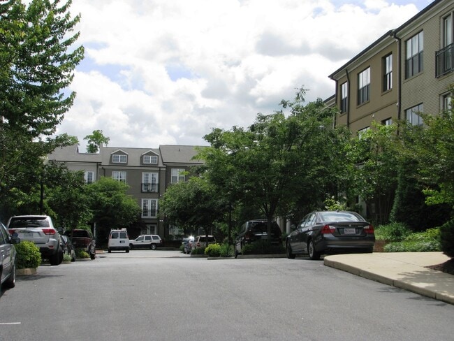 Building Photo - 730 Walker Square