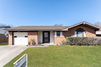 Building Photo - 2626 Princeton Dr