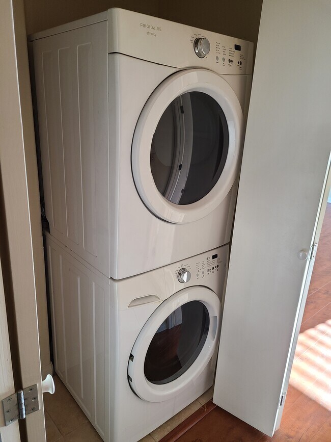 15024 Magnolia Blvd, Sherman Oaks, CA 91403 Townhome Rentals in