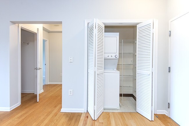 Foto del edificio - 4 Constellation Pl