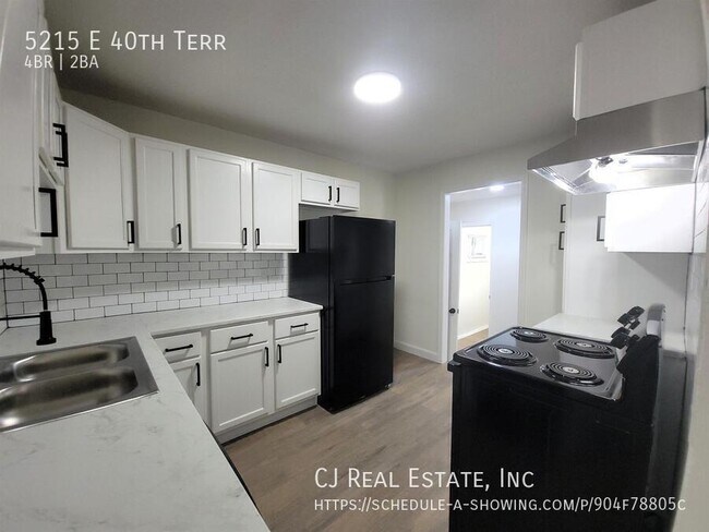 Building Photo - 5215 E 40th Terrace