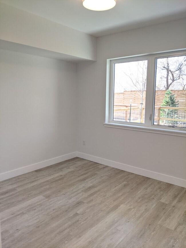 Building Photo - Bright & Modern 1 BED/1 BATH in NoBo!