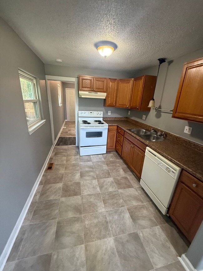 Building Photo - TWO BEDROOM AVAILABLE NOW!