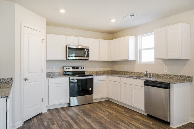 Building Photo - 726 Ruston Dr SE