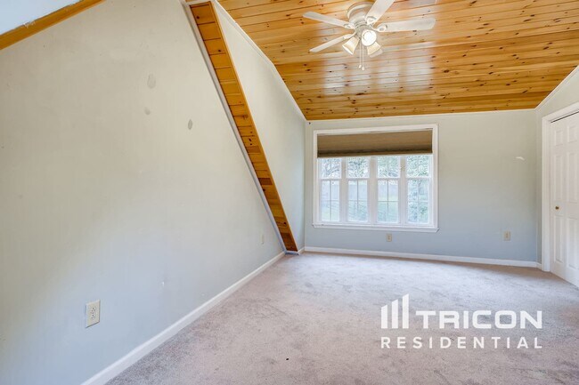Foto del edificio - 10803 Glade Ct