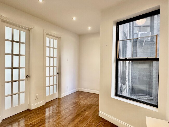 Building Photo - 523 W 135th St