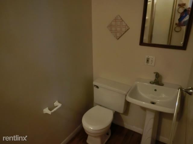Building Photo - 4 br, 2 bath Apartment - 229 E Oakland Ave
