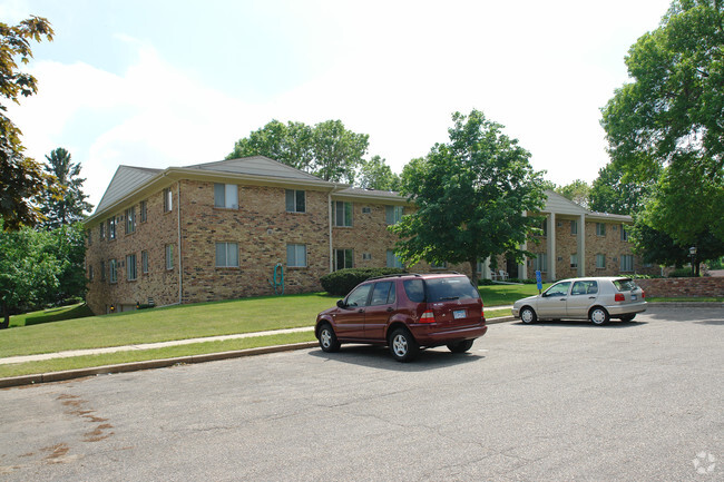 Building Photo - Maple Commons