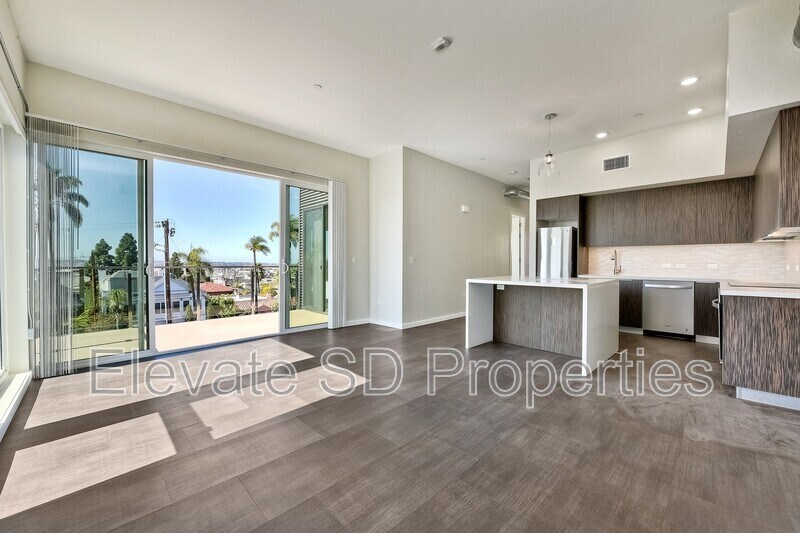 Foto principal - 2466 1st Ave.