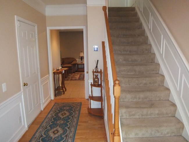 Building Photo - End unit water view TH for rent in Lake Ridge