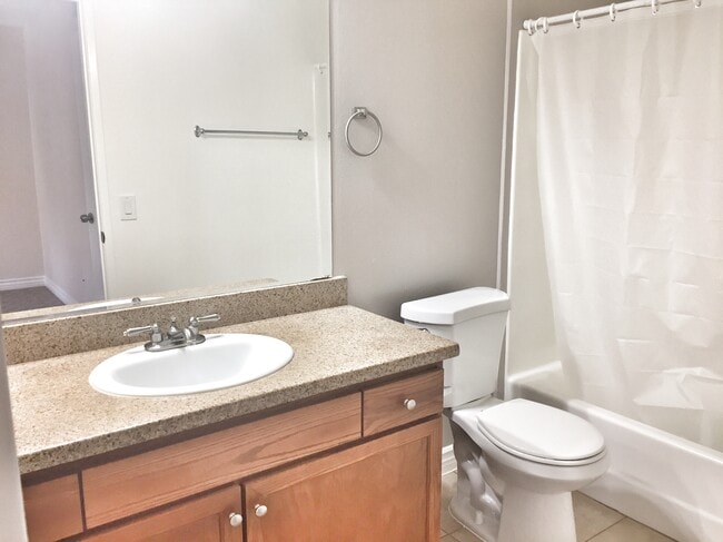 Building Photo - 8735 Variel Ave