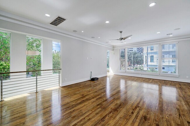 Building Photo - 5417 Jackson St