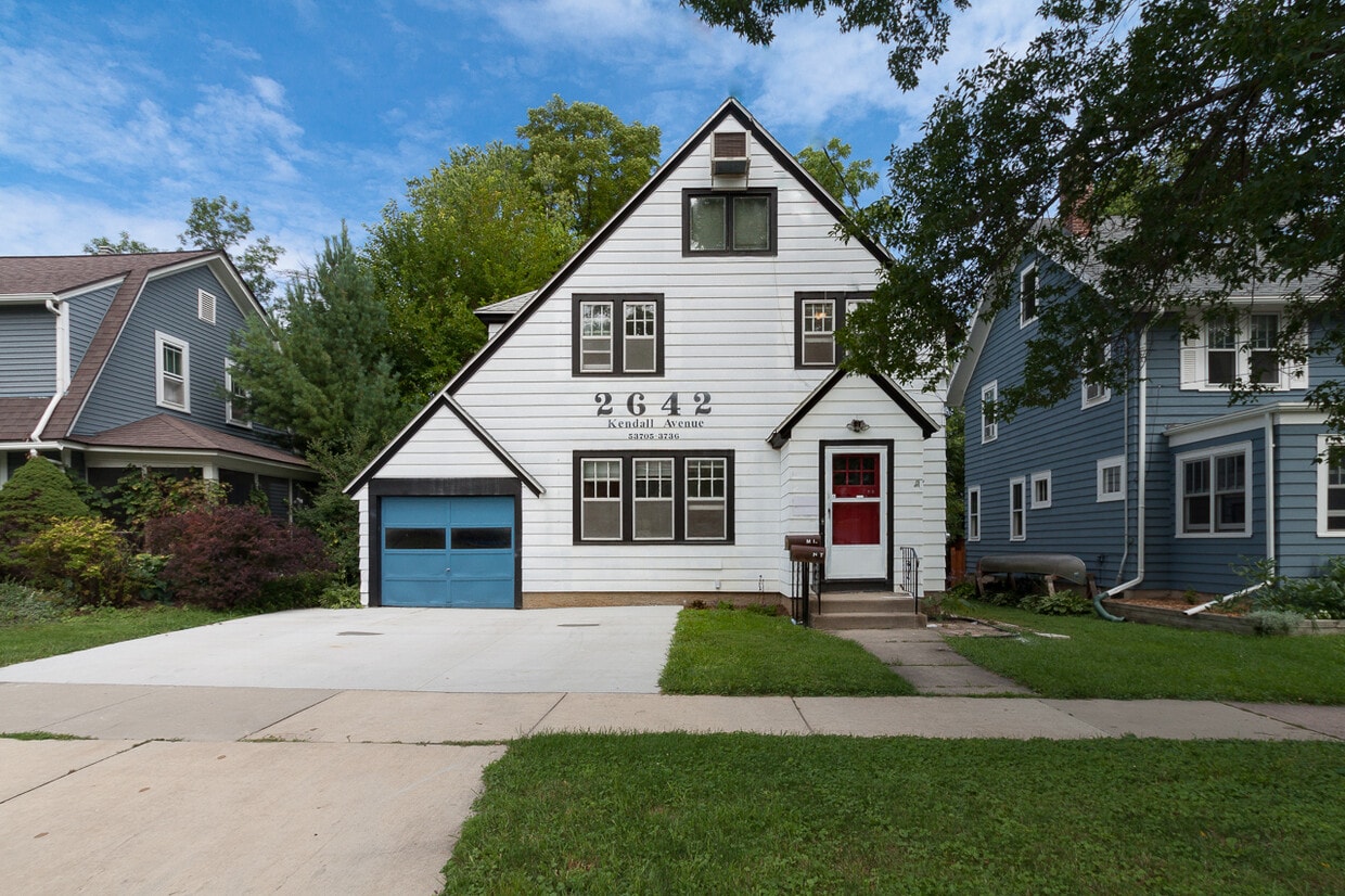 Primary Photo - 2642 Kendall Avenue