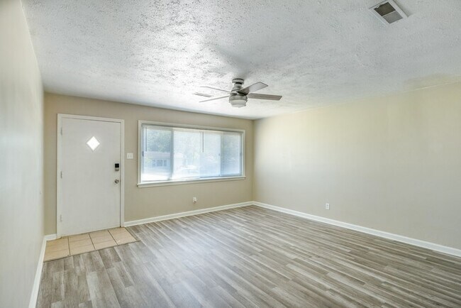 Foto del edificio - 4327 Traverse Ln