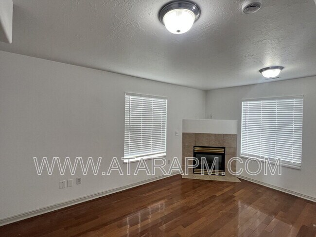 Foto del edificio - 574 Northlake Dr