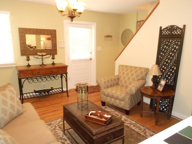 Building Photo - 945 Oella Ave