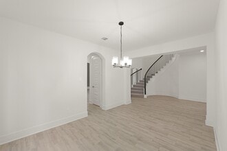 Building Photo - 406 Nocturne Rdg Dr