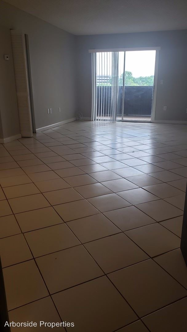 Foto del edificio - 932 Lake Destiny Rd