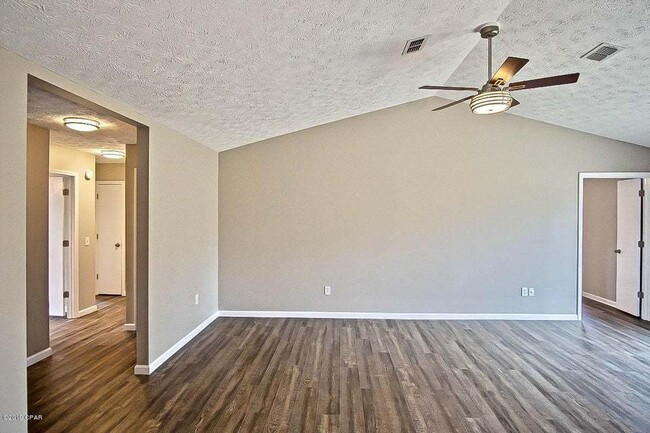 Building Photo - "Charming 4-Bedroom Home in Panama City wi...