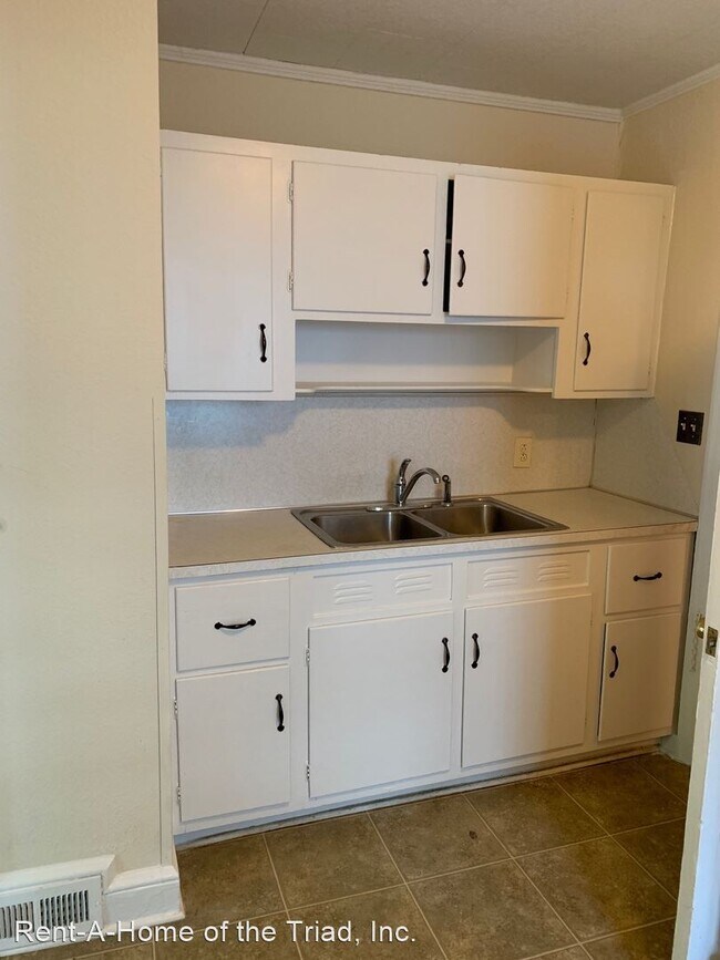 Foto del edificio - 3 br, 1 bath House - 1018 Tabor Street