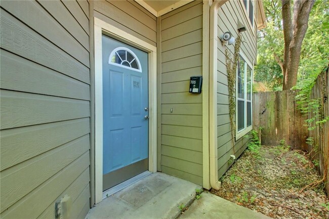 Building Photo - 705 Nelray Blvd