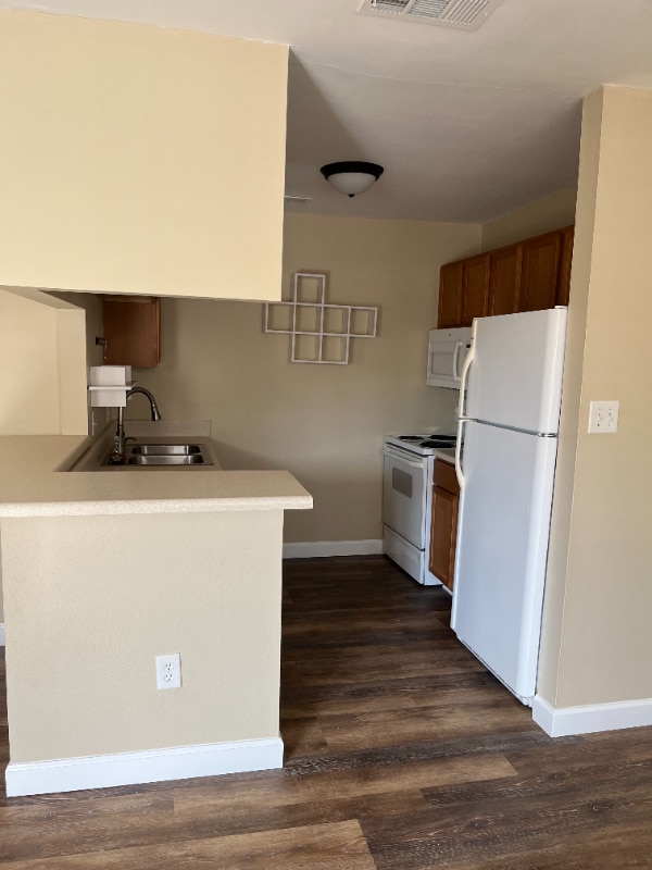 Foto principal - 1200 Shoreline Dr