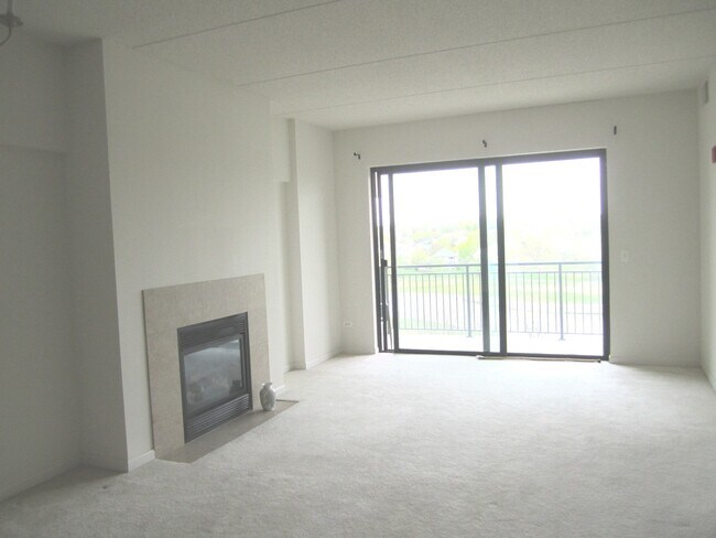 Foto del edificio - 6420 Double Eagle Dr