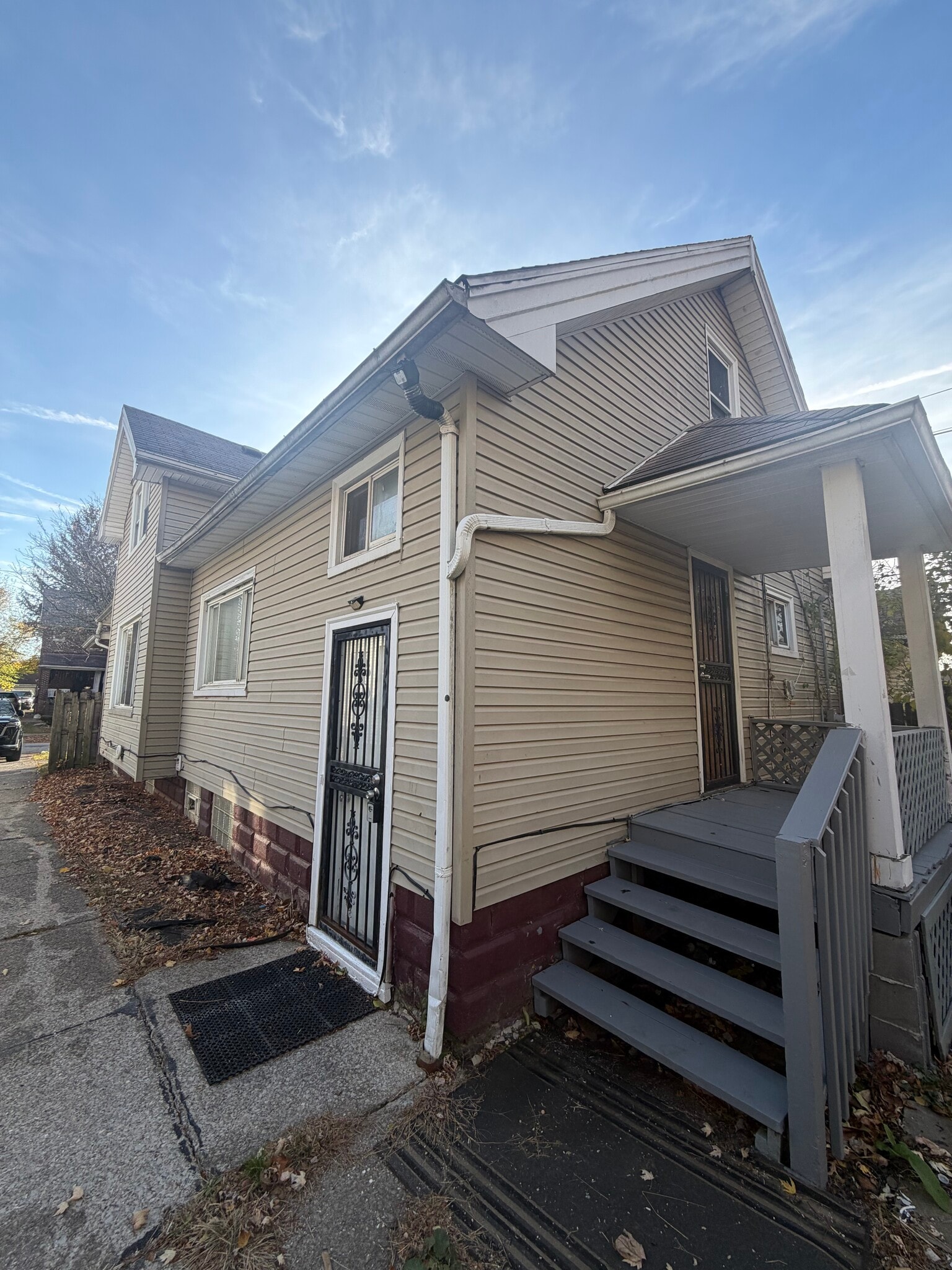 3611 E 103rd St Cleveland, OH 44105 – photo 2