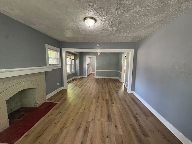 Building Photo - 5401 Highland Ave