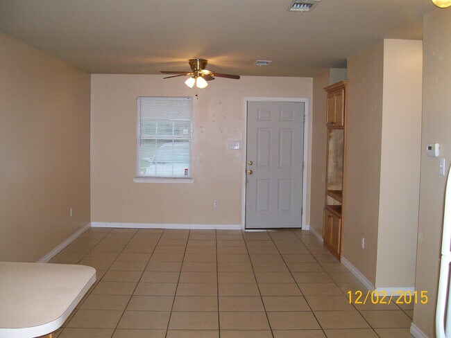Foto del edificio - 44611 Crisp Rd