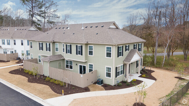 Building Photo - The Woodlands at Western Branch