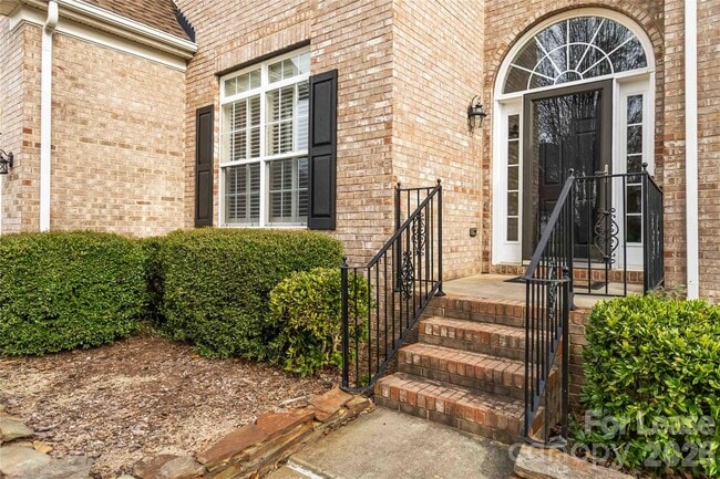 Building Photo - 11420 Mangla Dr