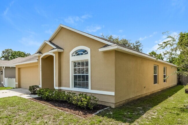 Foto del edificio - 4056 Forest Island Dr