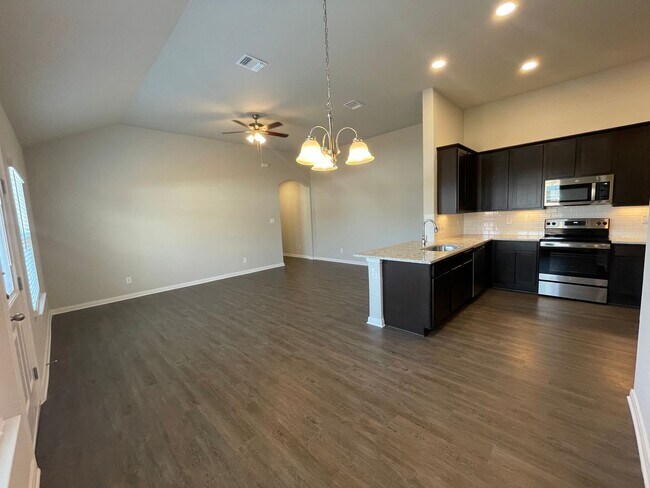 Foto del edificio - Luxury 3/2 Duplex in Seguin, Texas (Navarro ISD)