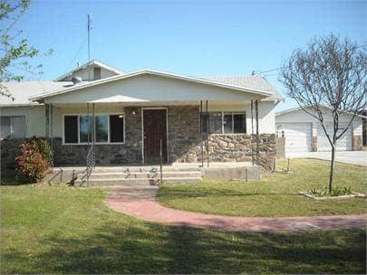 Foto del edificio - 6832 E Harvey Ave