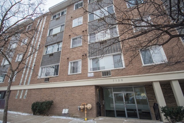 Primary Photo - 7120 N Sheridan Rd