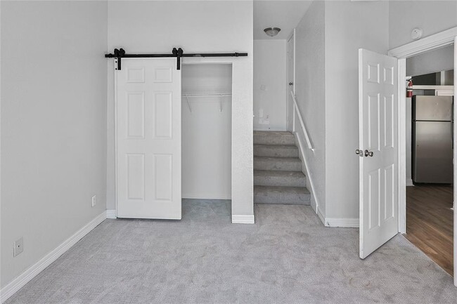 Building Photo - 7820 Seawall Blvd