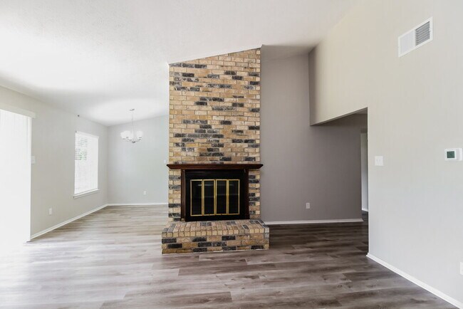 Foto del edificio - 2500 Rock Haven St
