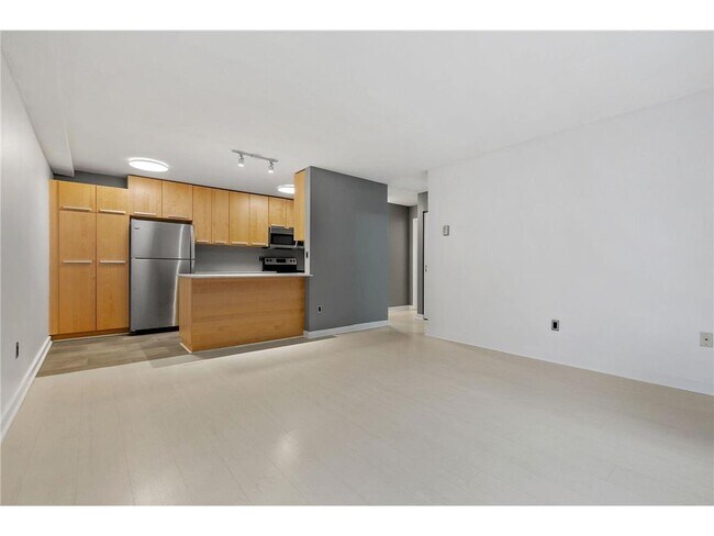 Building Photo - 2446 Aldrich Ave S