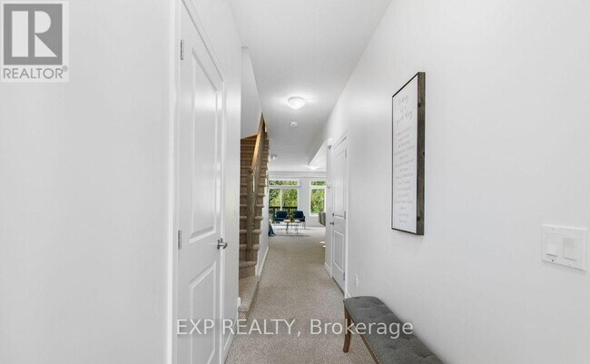 Photo du bâtiment - 77 Diana Ave